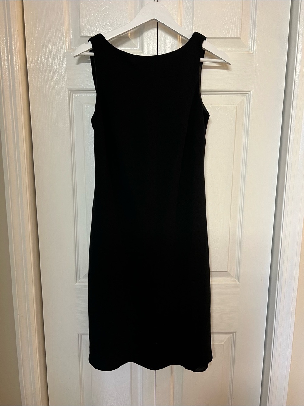 Jones Wear Vintage Classic Black Sleeveless Sheath Dress